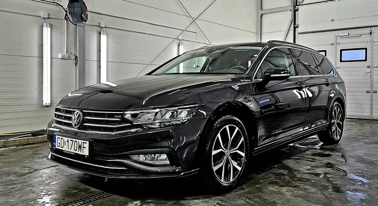 Volkswagen Passat cena 85000 przebieg: 65000, rok produkcji 2020 z Gdańsk małe 22